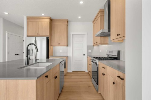 192 Belmont Place Sw, Calgary, AB - Indoor Photo Showing Kitchen With Upgraded Kitchen