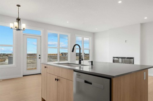 192 Belmont Place Sw, Calgary, AB - Indoor Photo Showing Kitchen