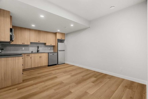 192 Belmont Place Sw, Calgary, AB - Indoor Photo Showing Kitchen