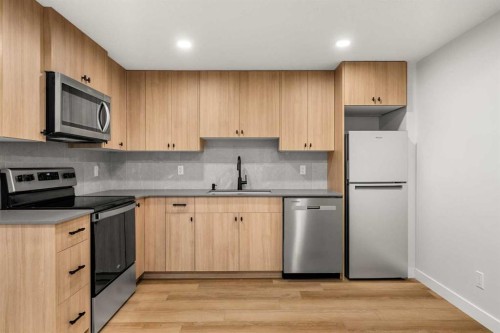 192 Belmont Place Sw, Calgary, AB - Indoor Photo Showing Kitchen