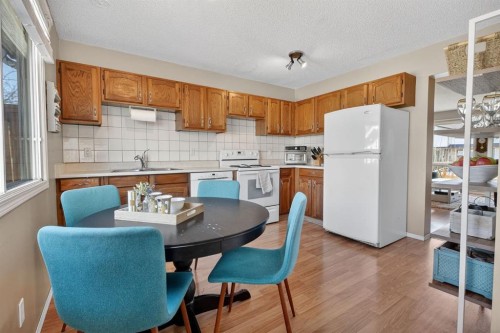 161 Midbend Place Se, Calgary, AB - Indoor Photo Showing Kitchen
