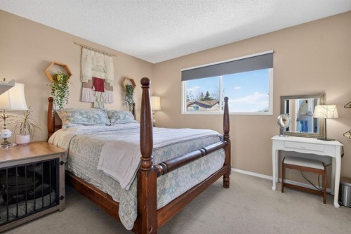 161 Midbend Place Se, Calgary, AB - Indoor Photo Showing Bedroom