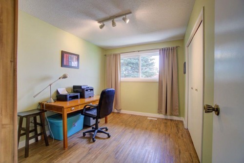 5338 5 Street West, Claresholm, AB - Indoor Photo Showing Office