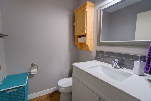 5338 5 Street West, Claresholm, AB - Indoor Photo Showing Bathroom
