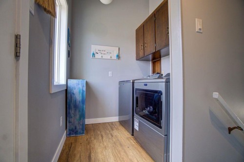 5338 5 Street West, Claresholm, AB - Indoor Photo Showing Laundry Room