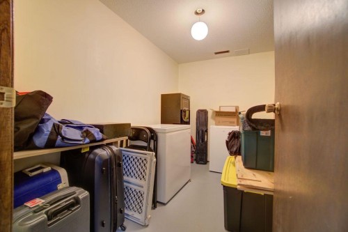 5338 5 Street West, Claresholm, AB - Indoor