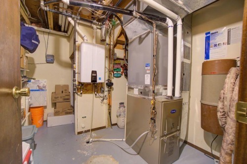 5338 5 Street West, Claresholm, AB - Indoor Photo Showing Basement