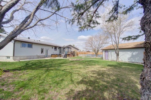 5338 5 Street West, Claresholm, AB - Outdoor