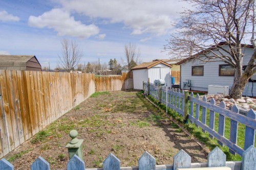 5338 5 Street West, Claresholm, AB - Outdoor