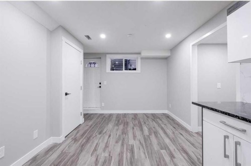 6923 Laguna Way Ne, Calgary, AB - Indoor