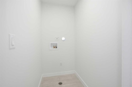 201 Bridgeport Gate, Chestermere, AB - Indoor Photo Showing Other Room