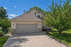 405 Lakeside Greens Place Chestermere, AB T1X 1C6