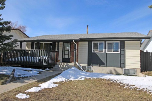 4704 31 Avenue Ne, Calgary, AB - Outdoor With Deck Patio Veranda