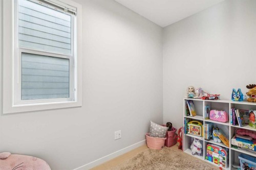 325 Marquis Heights Se, Calgary, AB - Indoor