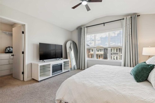 325 Marquis Heights Se, Calgary, AB - Indoor Photo Showing Bedroom
