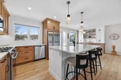 8927 48 Avenue NW Calgary, AB T3B 2B5