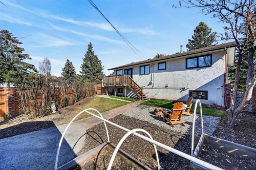 8927 48 Avenue Nw, Calgary, AB - Outdoor