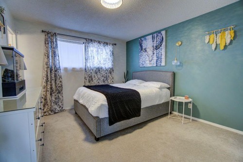 47 Willow Road, Claresholm, AB - Indoor Photo Showing Bedroom