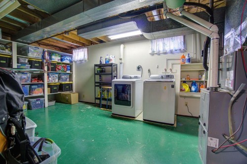 47 Willow Road, Claresholm, AB - Indoor Photo Showing Laundry Room