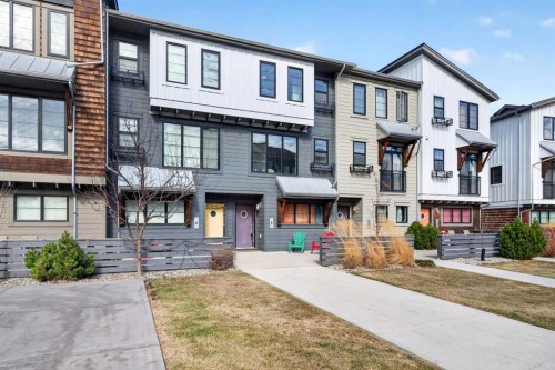 8 Walden Walk Se, Calgary, AB - Indoor Photo Showing Bedroom