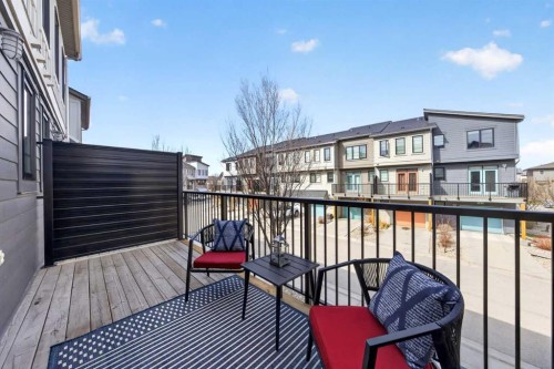 8 Walden Walk Se, Calgary, AB - Indoor Photo Showing Other Room