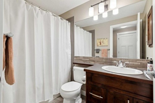 101 Sheep River Crest, Okotoks, AB - Indoor Photo Showing Bathroom
