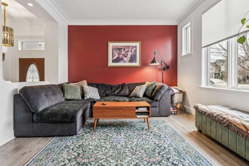2211 Bowness Road Nw, Calgary, AB - Indoor Photo Showing Living Room