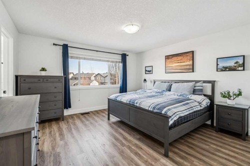 54 Elgin Meadows Green Se, Calgary, AB - Indoor Photo Showing Bedroom