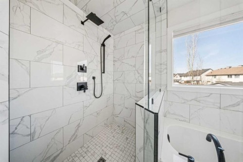 54 Elgin Meadows Green Se, Calgary, AB - Indoor Photo Showing Bathroom