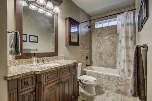 2626 Evercreek Bluffs Way Sw, Calgary, AB - Indoor Photo Showing Bathroom