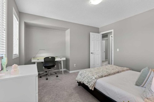 333 Viewpointe Terrace, Chestermere, AB - Indoor Photo Showing Bedroom