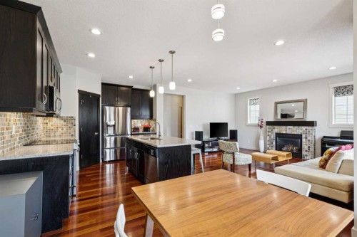 27 Elgin Terrace Se, Calgary, AB - Indoor Photo Showing Kitchen With Upgraded Kitchen