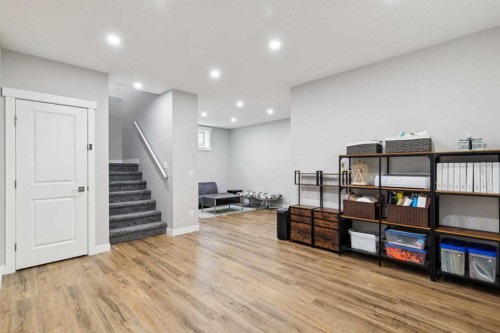 27 Elgin Terrace Se, Calgary, AB - Indoor Photo Showing Other Room