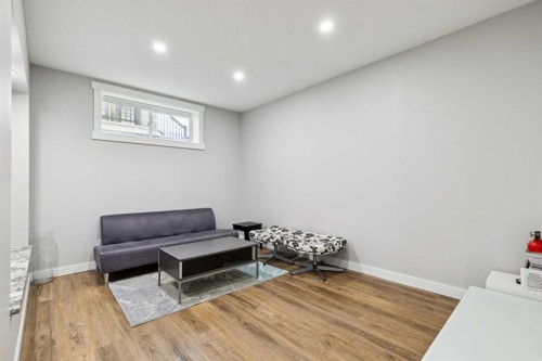 27 Elgin Terrace Se, Calgary, AB - Indoor Photo Showing Other Room