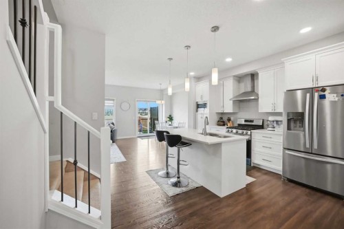 186 Carringvue Park Nw, Calgary, AB - Indoor Photo Showing Kitchen With Upgraded Kitchen