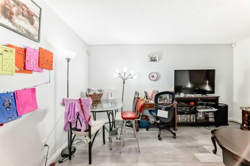 3042 Doverville Crescent Se, Calgary, AB - Indoor