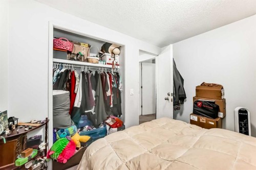 3042 Doverville Crescent Se, Calgary, AB - Indoor Photo Showing Bedroom