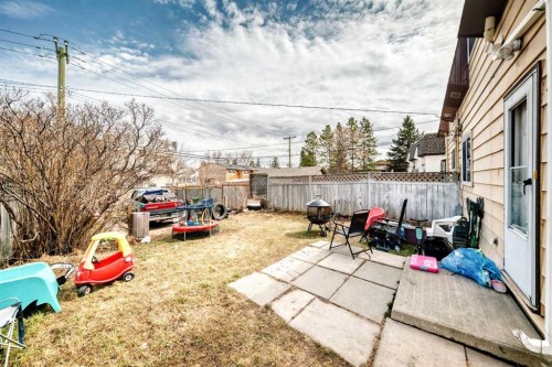 3042 Doverville Crescent Se, Calgary, AB - Outdoor