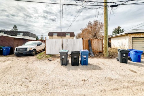 3042 Doverville Crescent Se, Calgary, AB - Outdoor