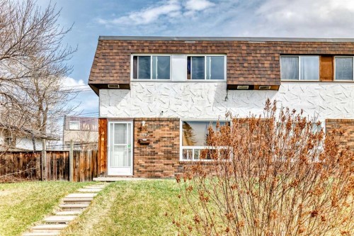 3042 Doverville Crescent Se, Calgary, AB - Outdoor
