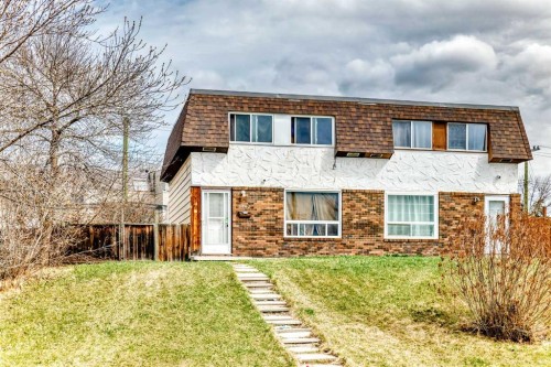 3042 Doverville Crescent Se, Calgary, AB - Outdoor