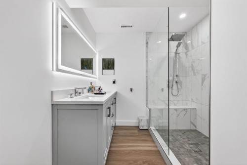 44 Bow Ridge Drive, Cochrane, AB - Indoor Photo Showing Bathroom