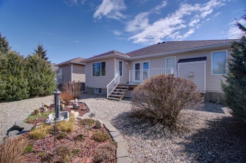 26 Skyline Crescent, Claresholm, AB - Outdoor