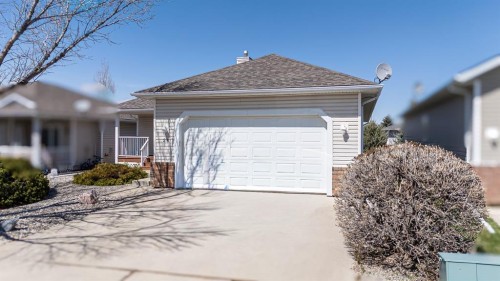 26 Skyline Crescent, Claresholm, AB - Outdoor