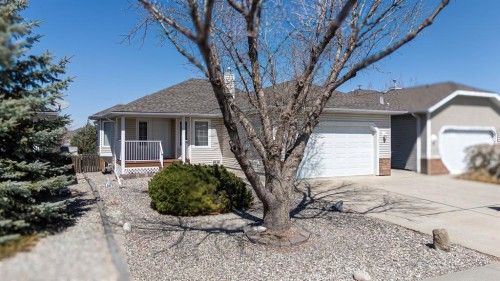 26 Skyline Crescent, Claresholm, AB - Outdoor