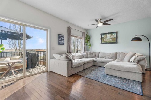 125 Monteith Drive Se, High River, AB - Indoor Photo Showing Living Room
