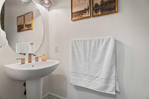 125 Monteith Drive Se, High River, AB - Indoor Photo Showing Bathroom