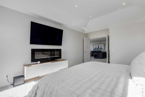 75 Muirfield Close, Lyalta, AB - Indoor Photo Showing Bedroom