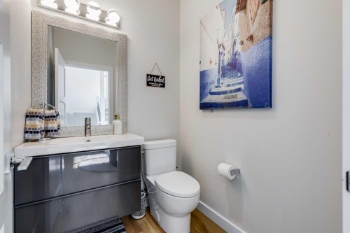 75 Muirfield Close, Lyalta, AB - Indoor Photo Showing Bathroom