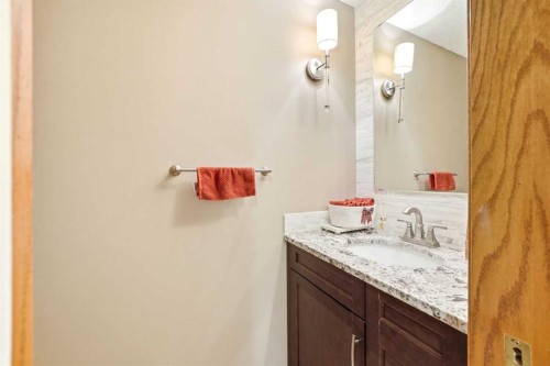 129 Arbour Ridge Circle Nw, Calgary, AB - Indoor Photo Showing Bathroom